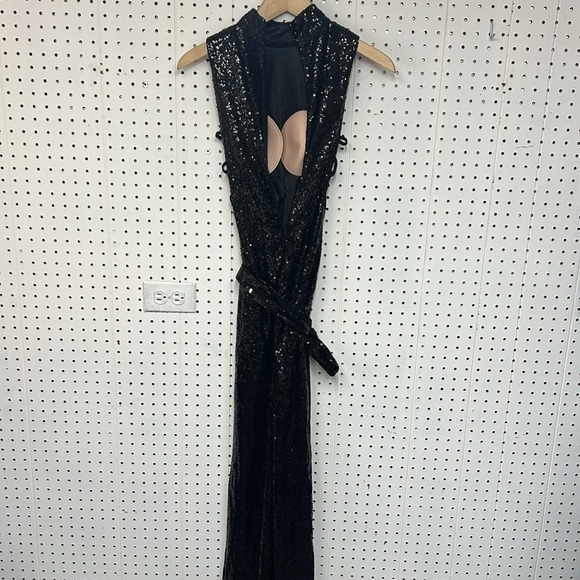 Misguided Black Sequin Dress - Picture 8 of 9